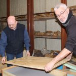 Imballaggio e posa nelle casse di legno per il trasporto dei reperti; Piero Damarco (MPTA) e Marco Pavia, Dipartimento Scienze della Terra dell’Università di Torino.