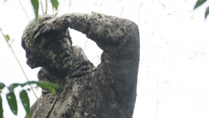 La statua di Colombo presso Villa dei Laghi nel Parco della Mandria 