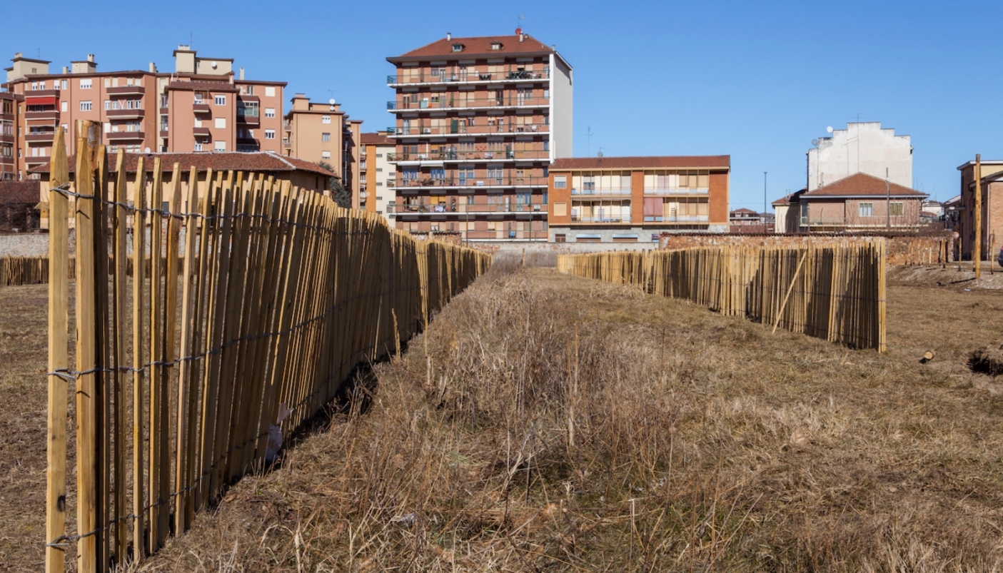 Terra lavorata in un orto urbano alla periferia di Torino.  (Foto A. Corrà)