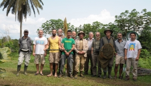 Gruppo di ricercatori in Gabon - foto arch. Museo di Storia Naturale del Salento