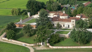 Villa Picchetta di Cameri, la signorile sede del parco che sovrasta la valle del Ticino 