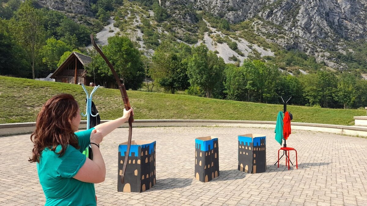 Spettacolo teatrale: Sotto l'armatura, cavaliere perfetto a chi?