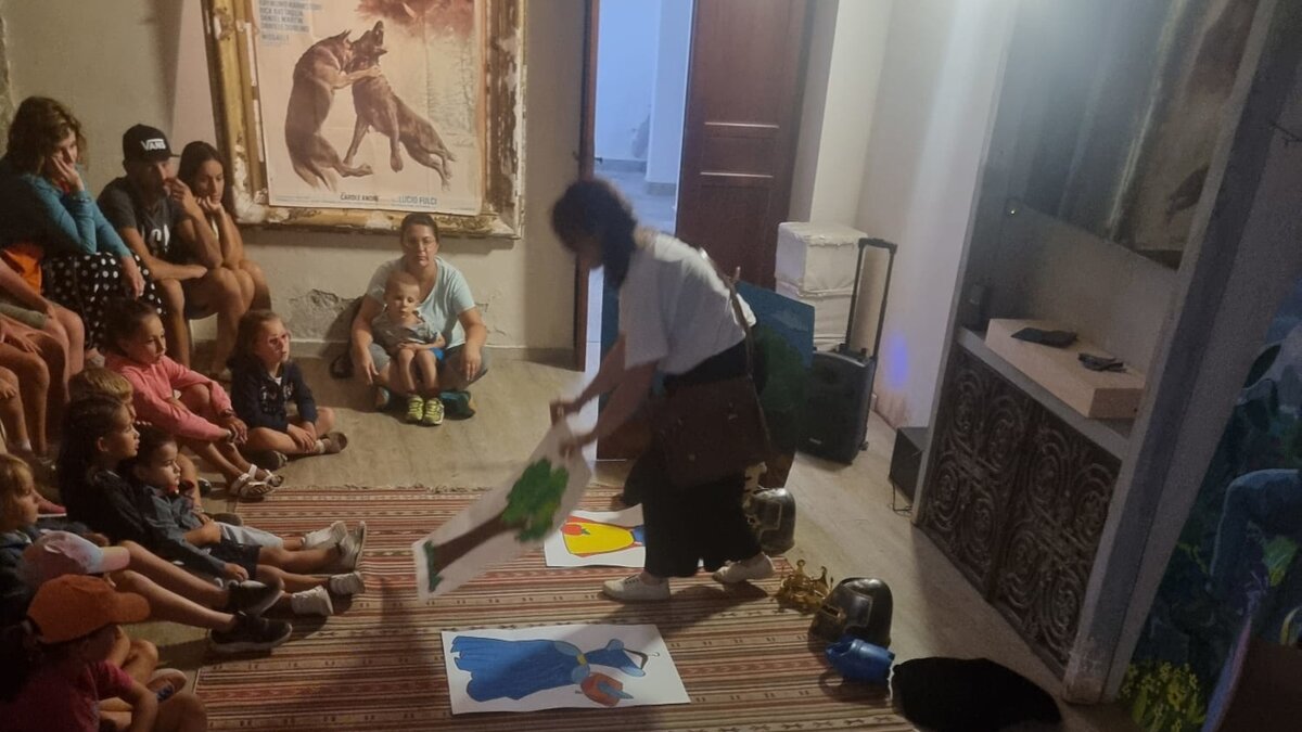 Spettacolo teatrale "Lupi, lupacci e lupacchiotti". 