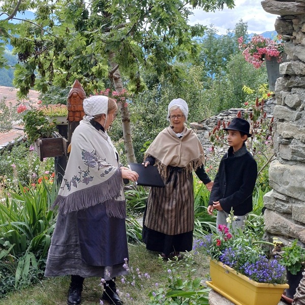 Visita alla borgata Soubras… come se fossimo nel 1900: erbe e antichi rimedi