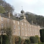 Villaggio di New Lanark:  l'edificio con gli alloggi degli operai (foto F. Ceragioli)