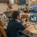 Massimo Vacchetta nel suo studio - Foto archivio La Ninna