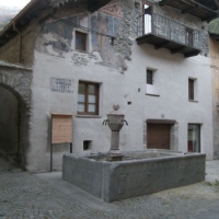 Hotel Dieu e fontana antistante ristrutturate archivio Parco Salbeltrand