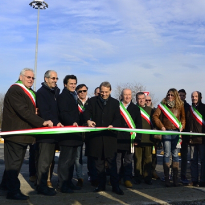 Il taglio del nastro Foto Toni Farina