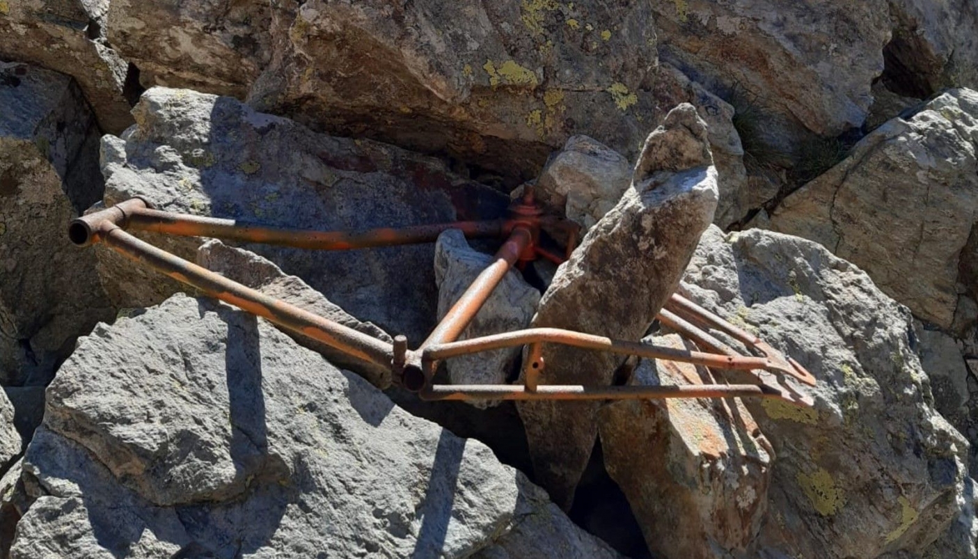 Il telaio di bicicletta sotto il Monviso - Foto G.Giustetto 