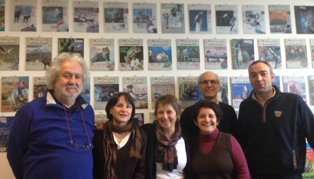  In una foto di qualche tempo fa, una nutrita rappresentanza della nostra redazione. Da destra verso sinistra: Mauro Pianta, Enrico Massone, Emanuela Celona, Simonetta Avigdor, Gigliola di Tonno, Aldo Molino