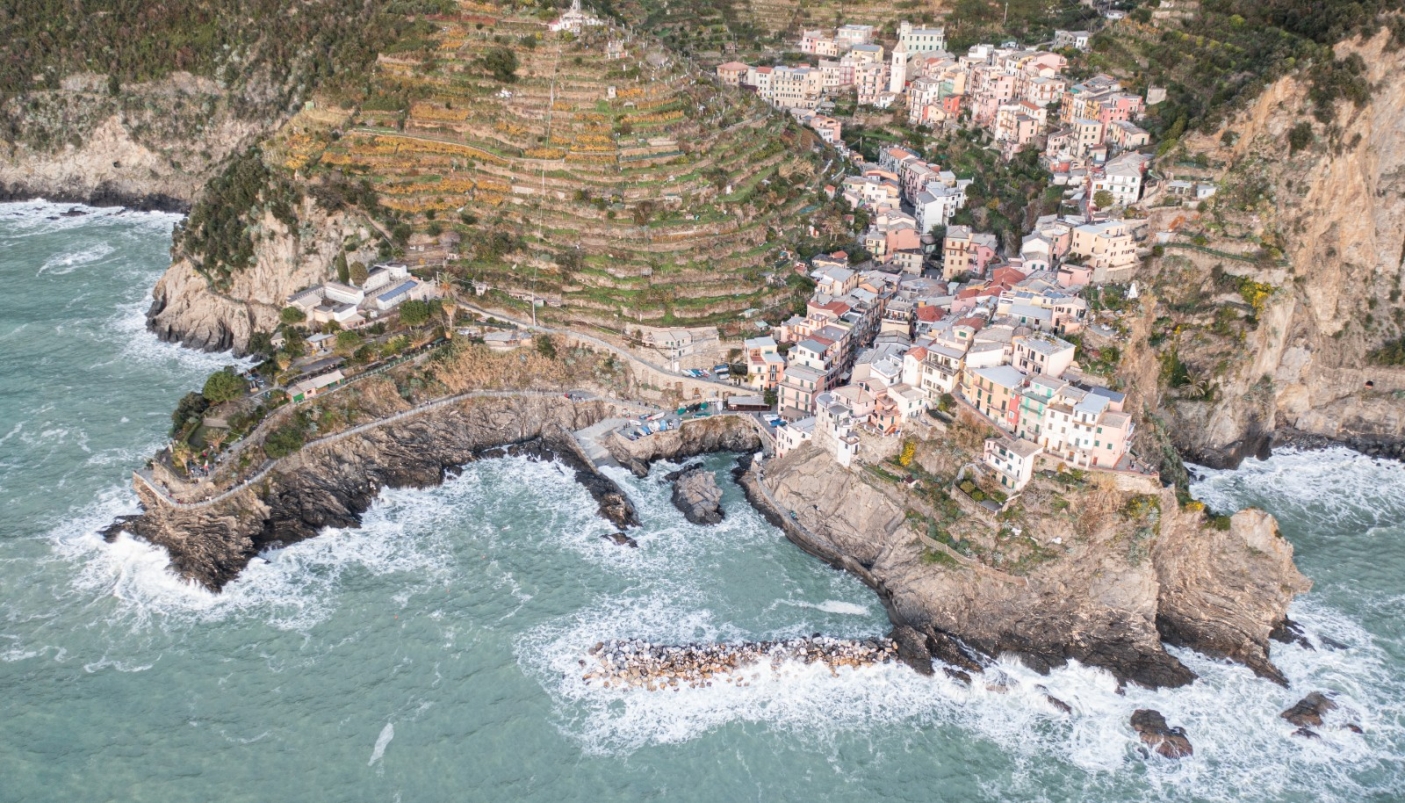 Manarola dall'alto - Foto p.g.c. Parco Cinque Terre 