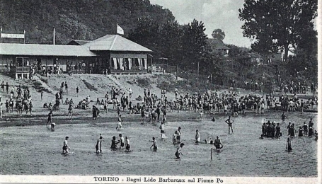 I "bagni lido Barbaroux" sul Po, uno degli stabilimenti sorti a Torino nell'800, di cui alcuni sopravvissero fino agli anni '50 del '900  - Foto dal profilo Facebook "Torino Piemonte Antiche Immagini" 