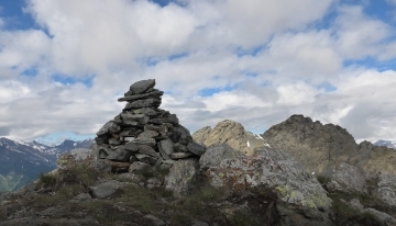 Un "omino" o "ometto", tradizionale segno di passaggio umano in montagna - Foto B. Usseglio 