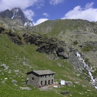 Rifugio dell'Alpetto e MOnviso Foto Toni Farina
