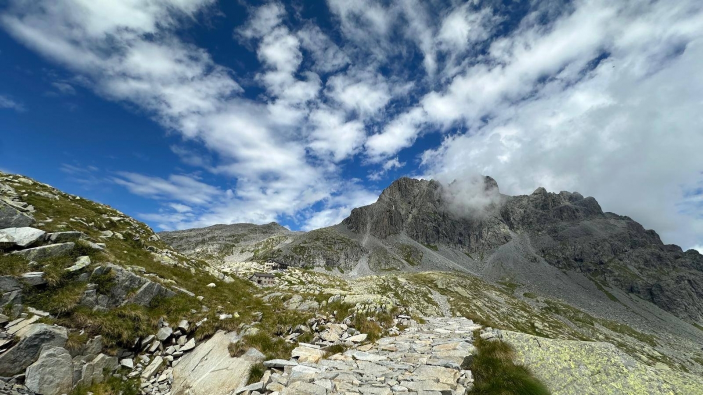 Il Rifugio Tita Secchi - Foto A. Corr&agrave; 