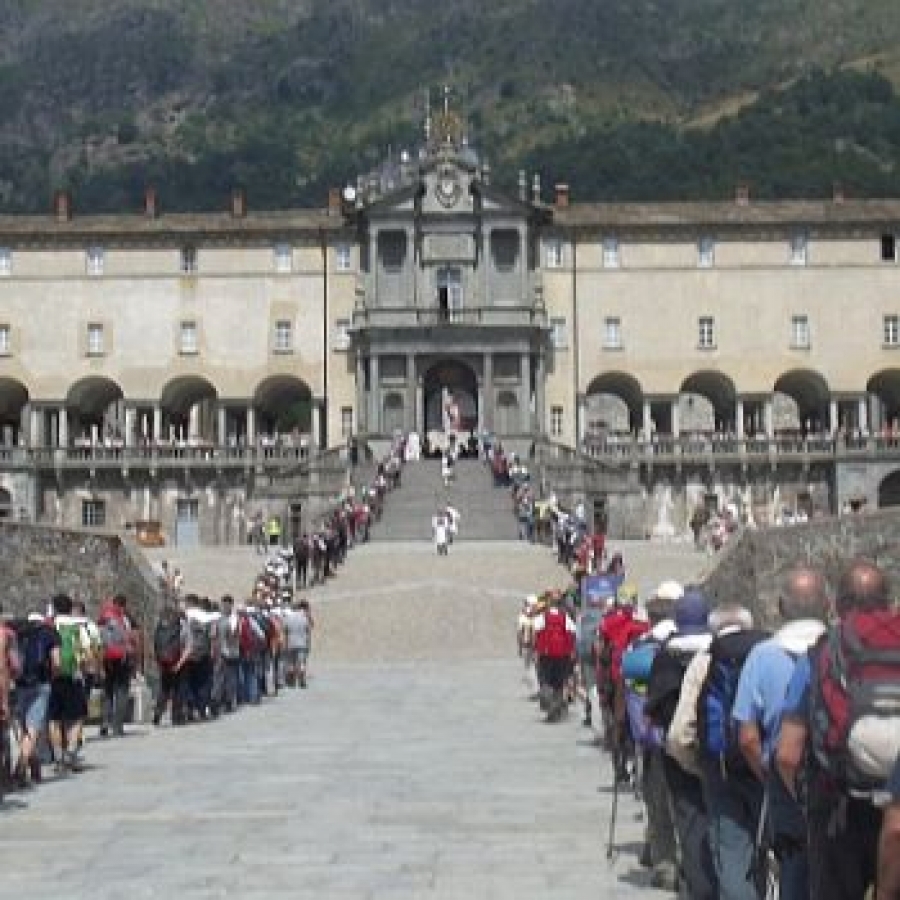 Nel cuore del Biellese, una processione per due parchi