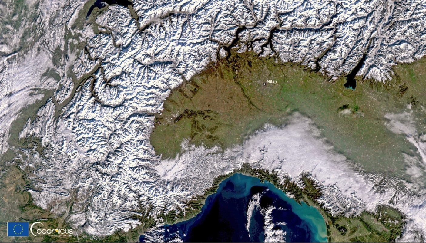 L'arco alpino innevato in un'immagine scattata da uno dei due satelliti Copernicus Sentinel-3 l' 8 gennaio 2022   - Foto tratta dal sito www.copernicus.eu/it 
