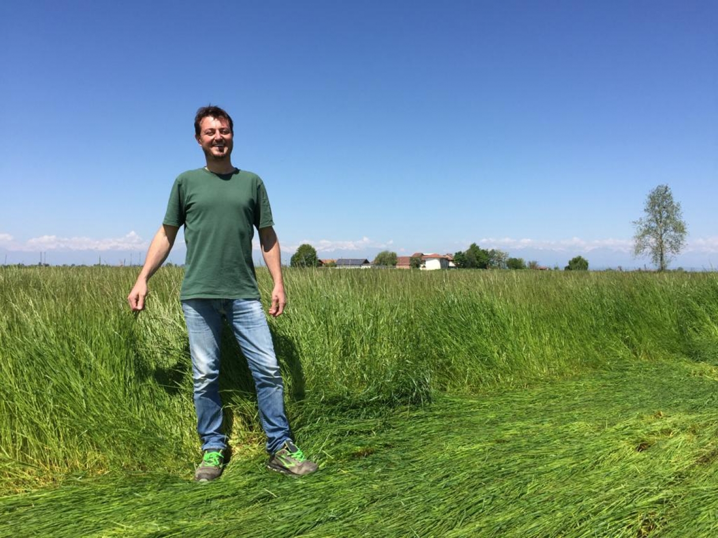 Paolo Mosca, titolare della Cascina Cesiola Vecchia di Crescentino, in uno scatto del padre Giovanni 
