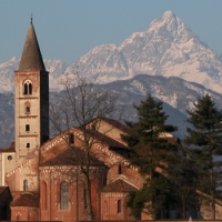 Abbazia di Staffarda e Monviso Foto Renzo Ribetto